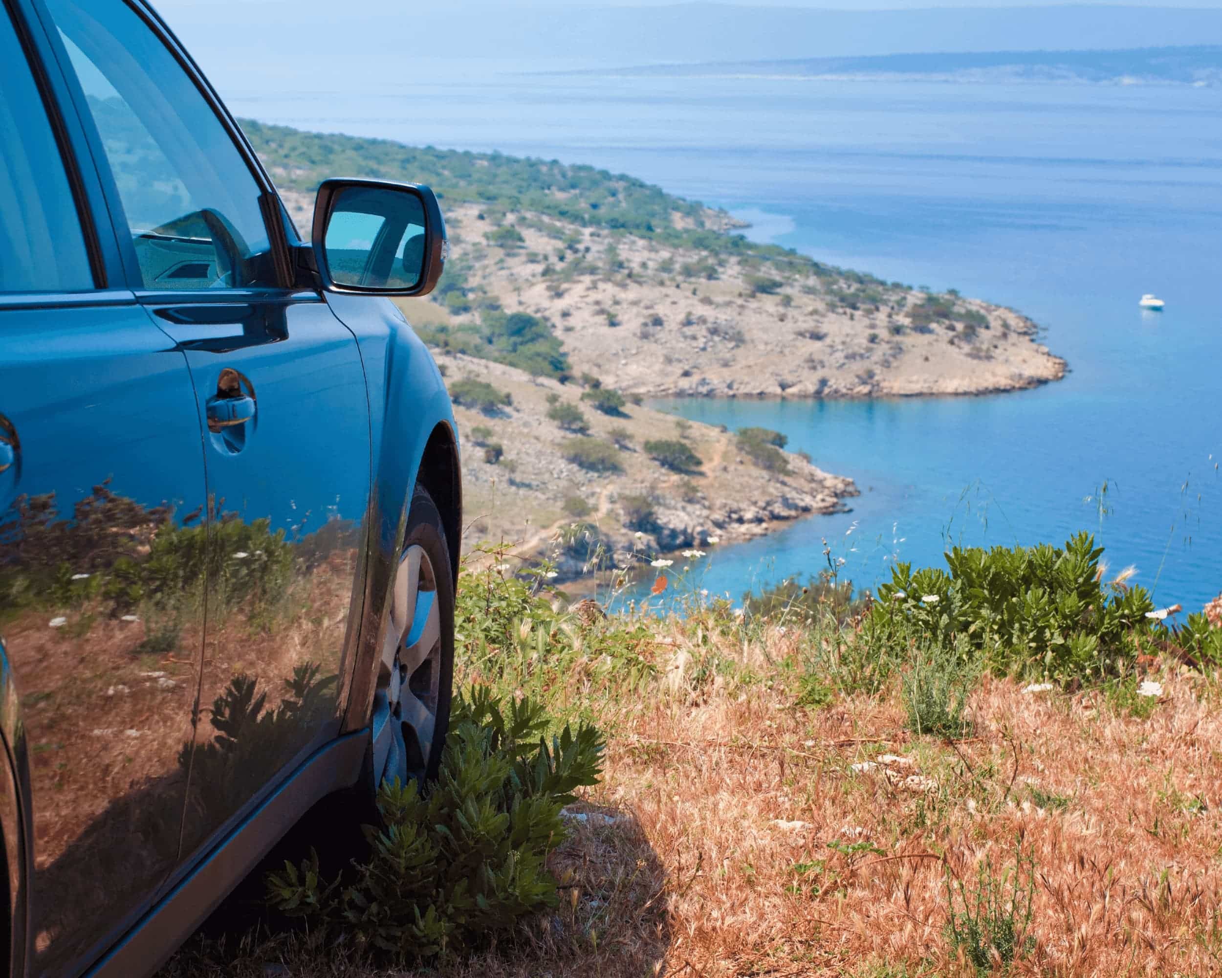 Mujer conduciendo auto